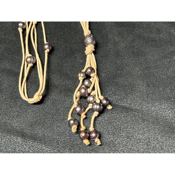 Black Tahitian pearls suede Cord necklace, lariat style Y necklace, 32" long - Picture 5 of 6
